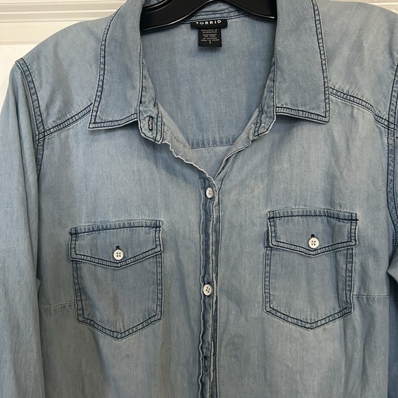 Torrid Women Denim Button Down Shirt Plus Size 1 - Picture 7 of 8